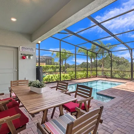 Stunning Corner-Townhome W Private Pool